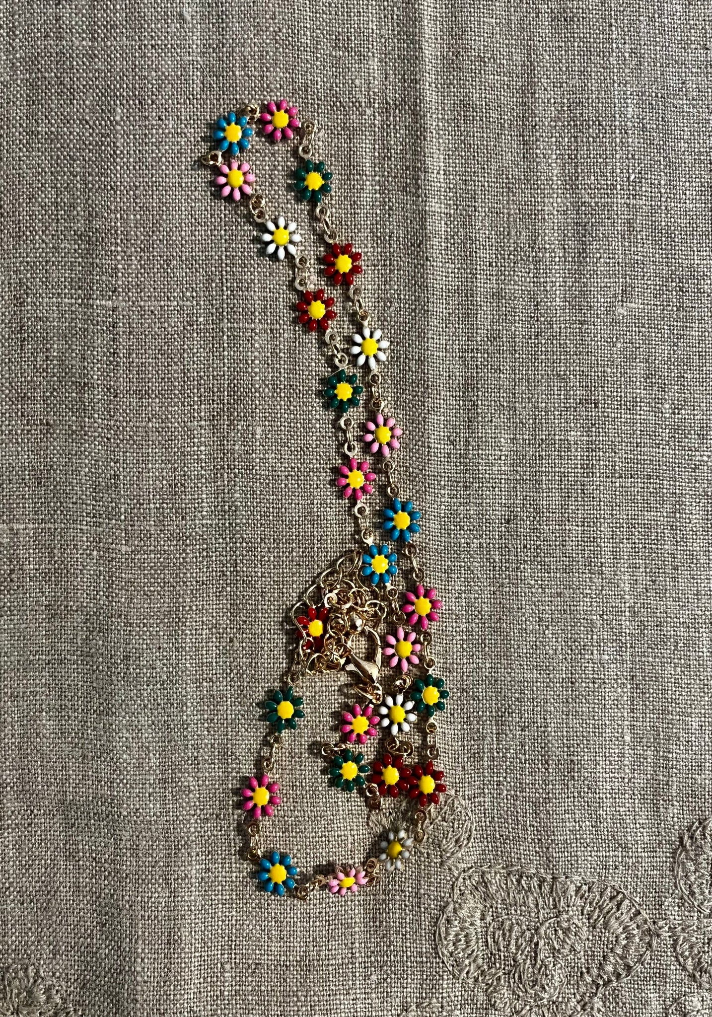 Bright Daisy Field Necklace