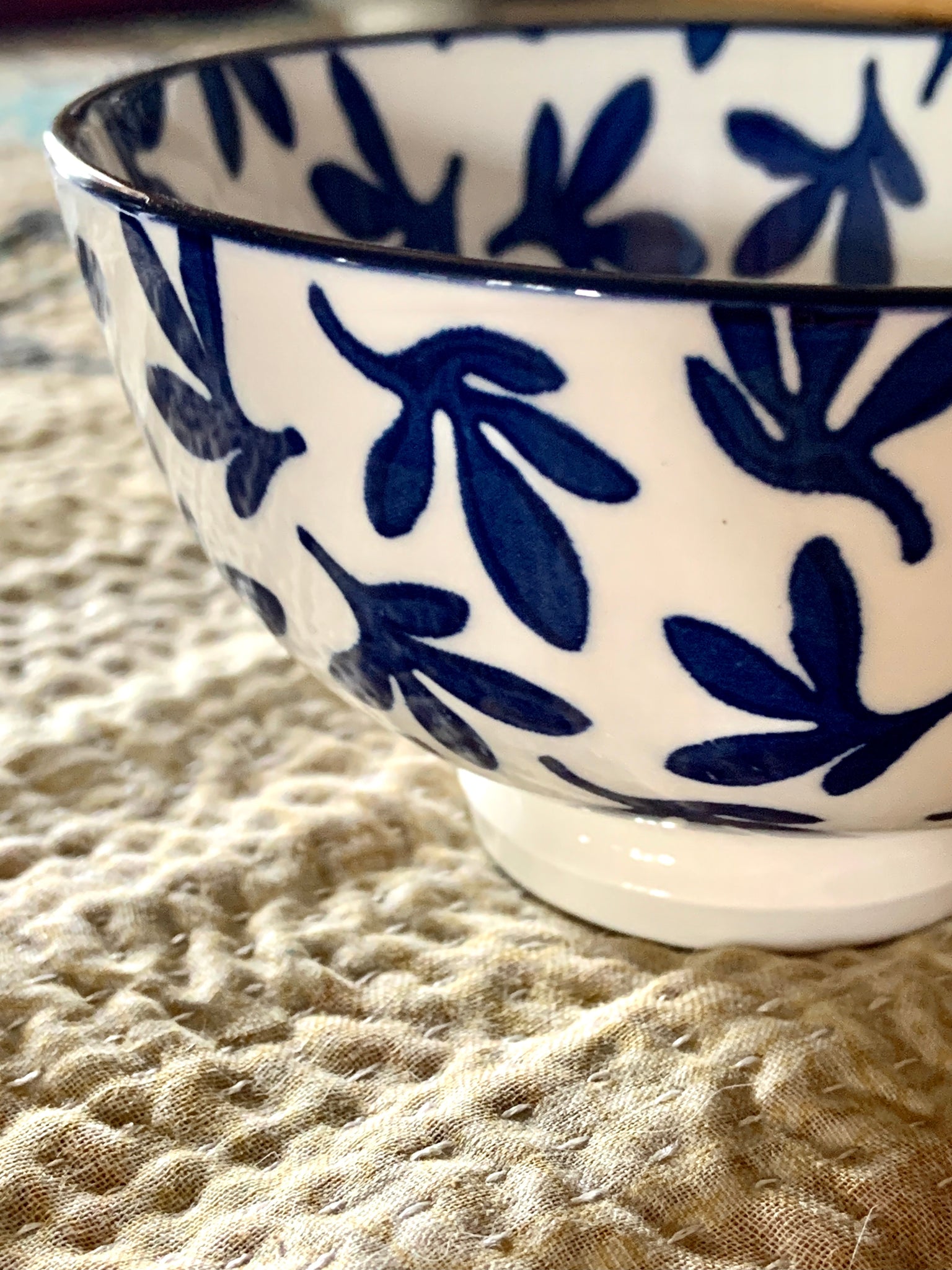 Fine Accoutrements Lather Bowl - Blue/White — Perma Brands