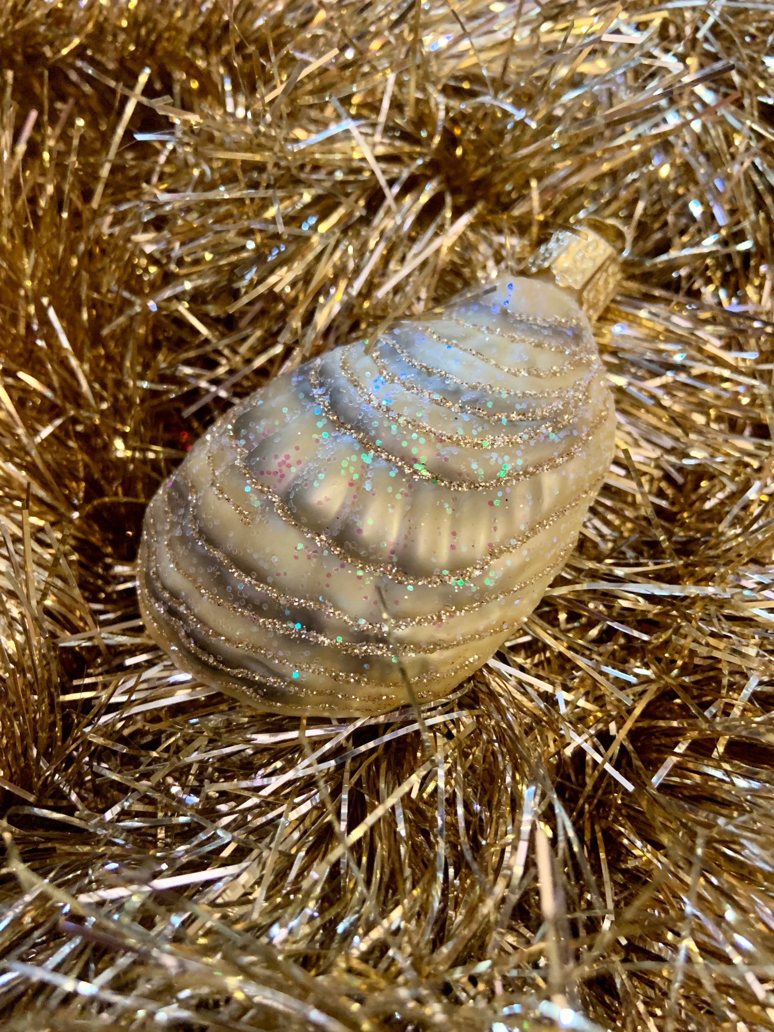 Oyster with Pearl Ornament
