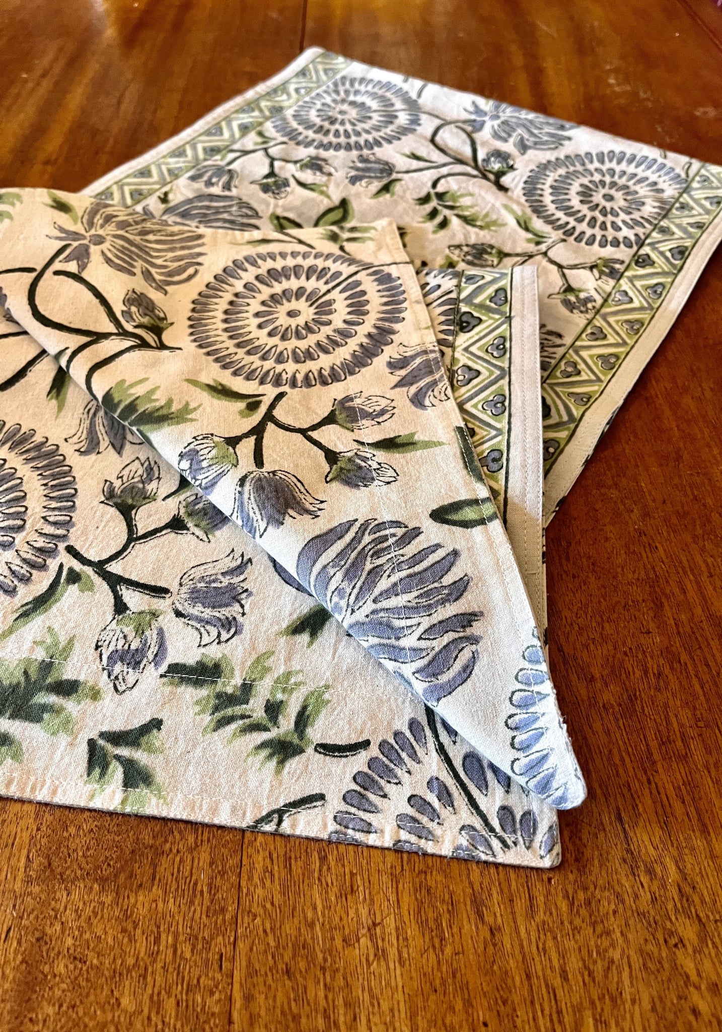 Sophia Table Runner