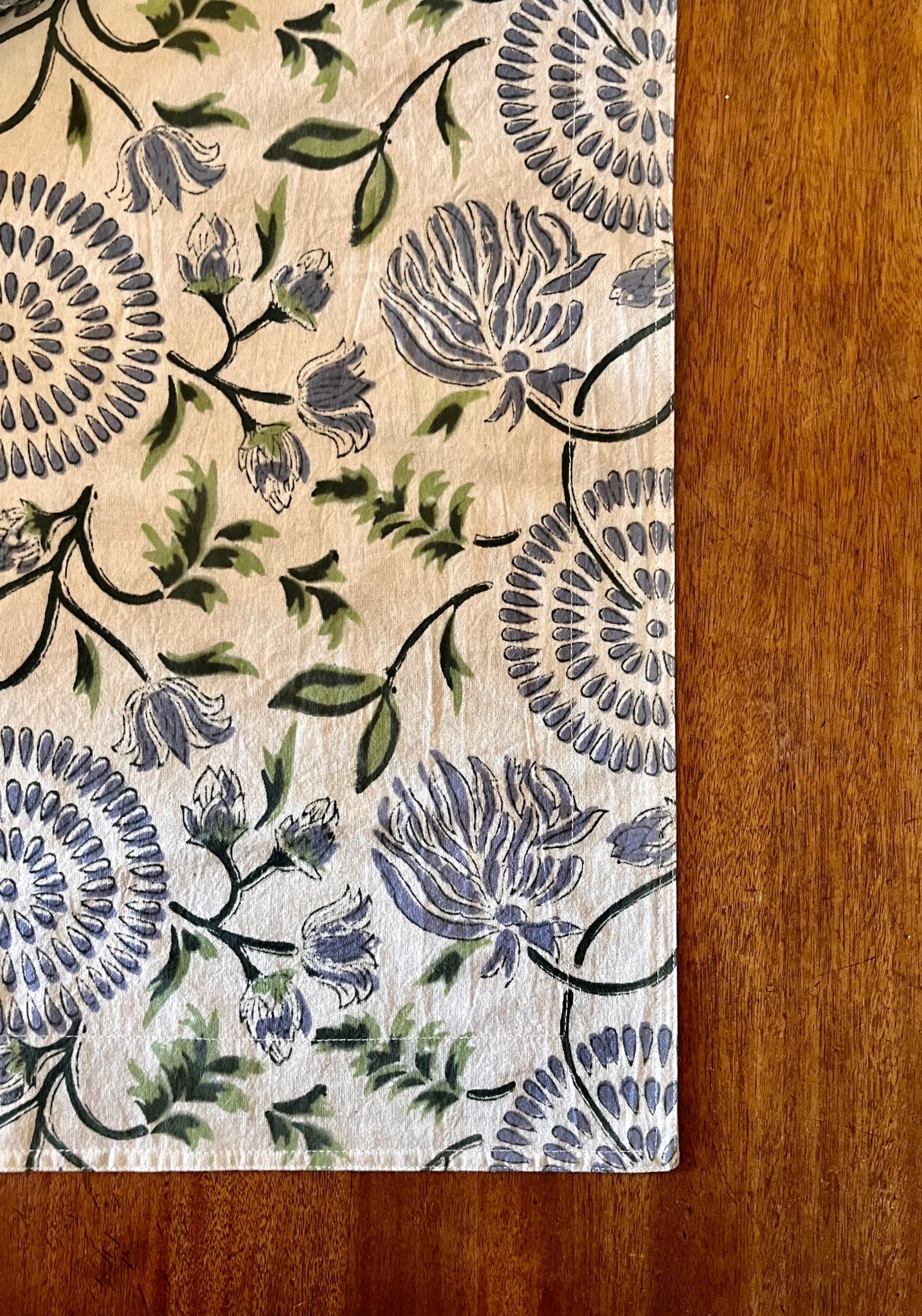 Sophia Table Runner